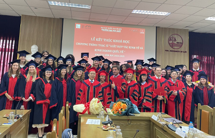 Remise de diplôme à Hanoi - 23e promotion du Master Droit de la coopération économique et des affaires internationales